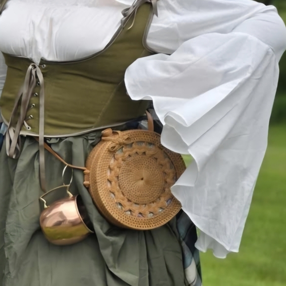 Source Unknown Small Handcrafted Tan Rattan Crossbody Bag ✨️GOOD CONDITION✨️ - Picture 9 of 9